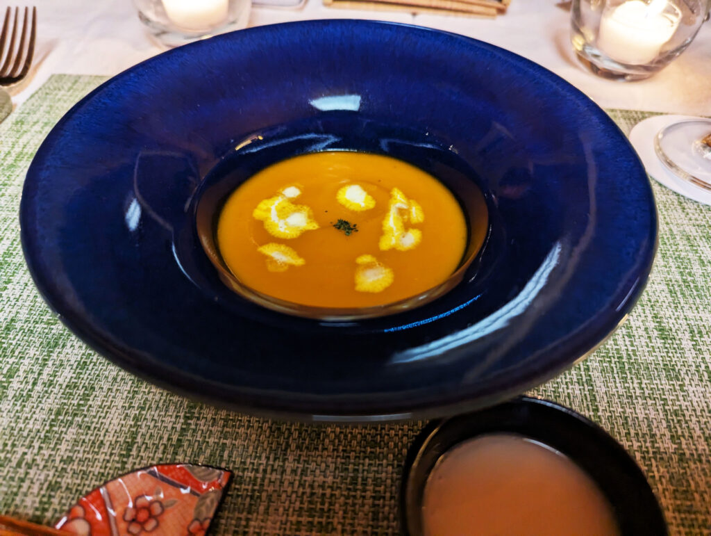 画像：よっしー@関西グルメ　甘酒とかぼちゃのスープ　バゲットを添えて