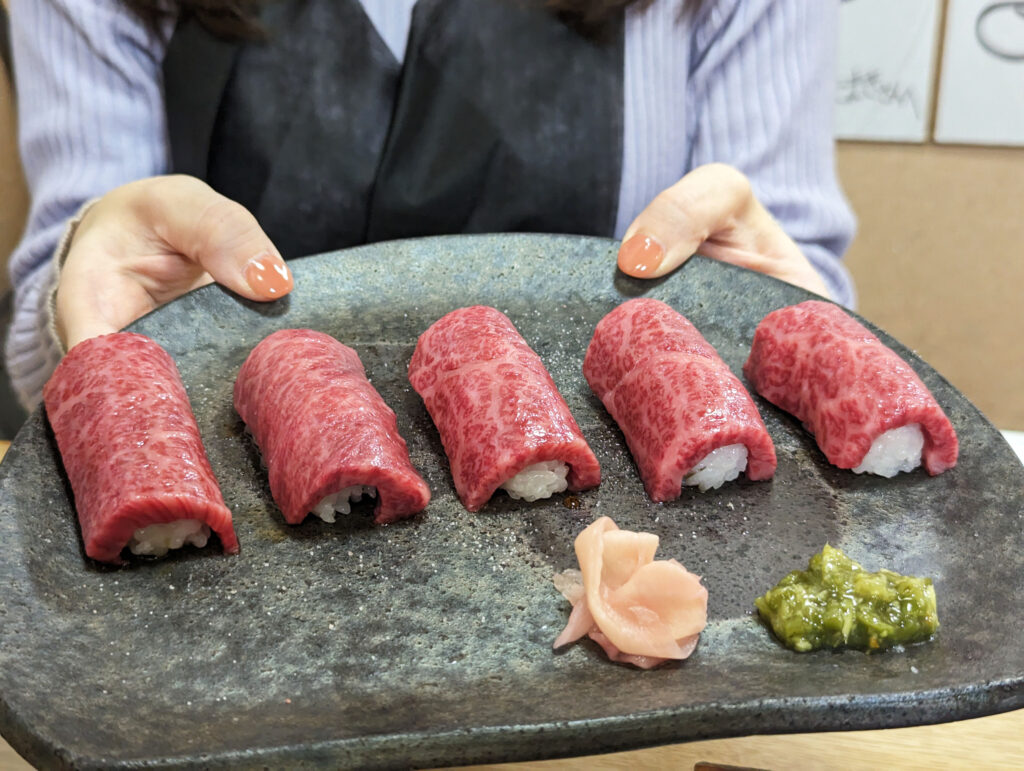 画像：よっしー＠関西グルメ　大トロ炙り肉寿司（3巻）　1,500円（税込）