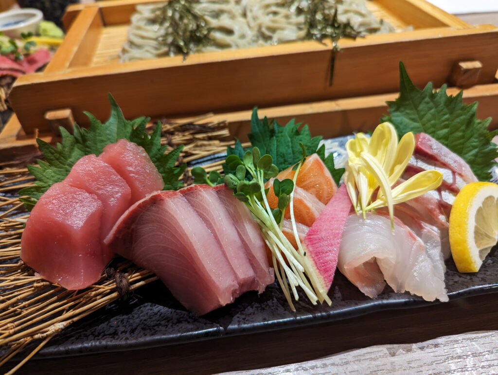 画像：よっしー@関西グルメ　鮮魚のお造り 5種盛り　2,480円（税込）