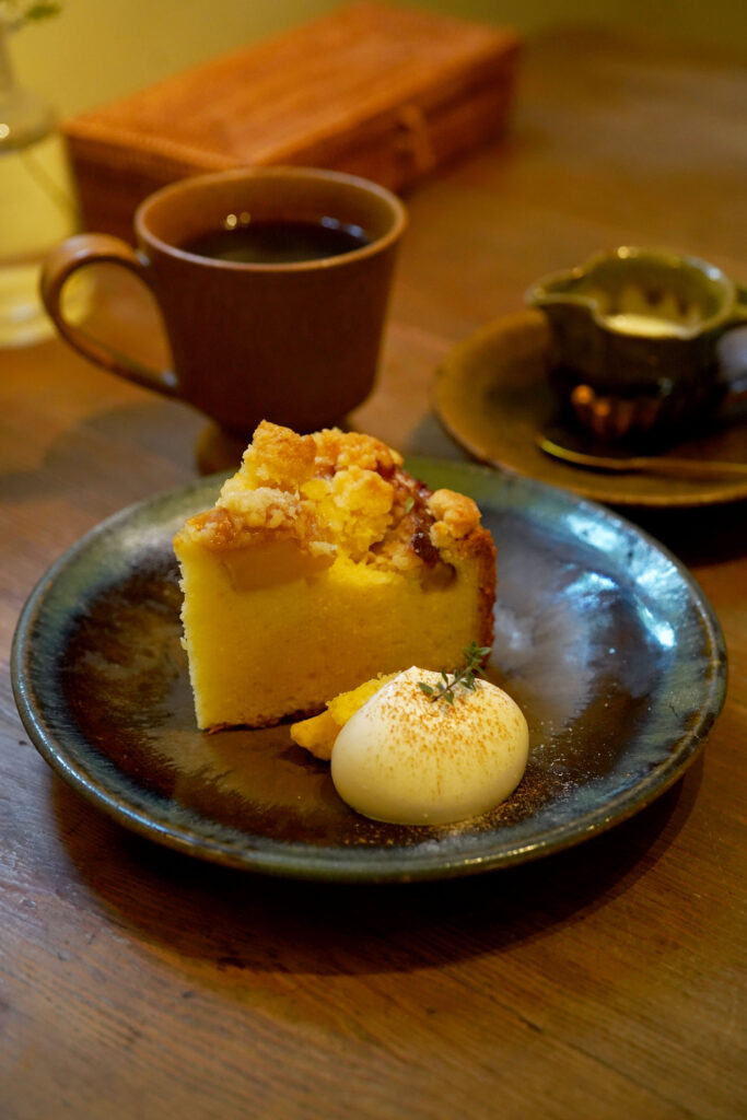 画像：よっしー＠関西グルメ　林檎のバターケーキ　680円（税込）