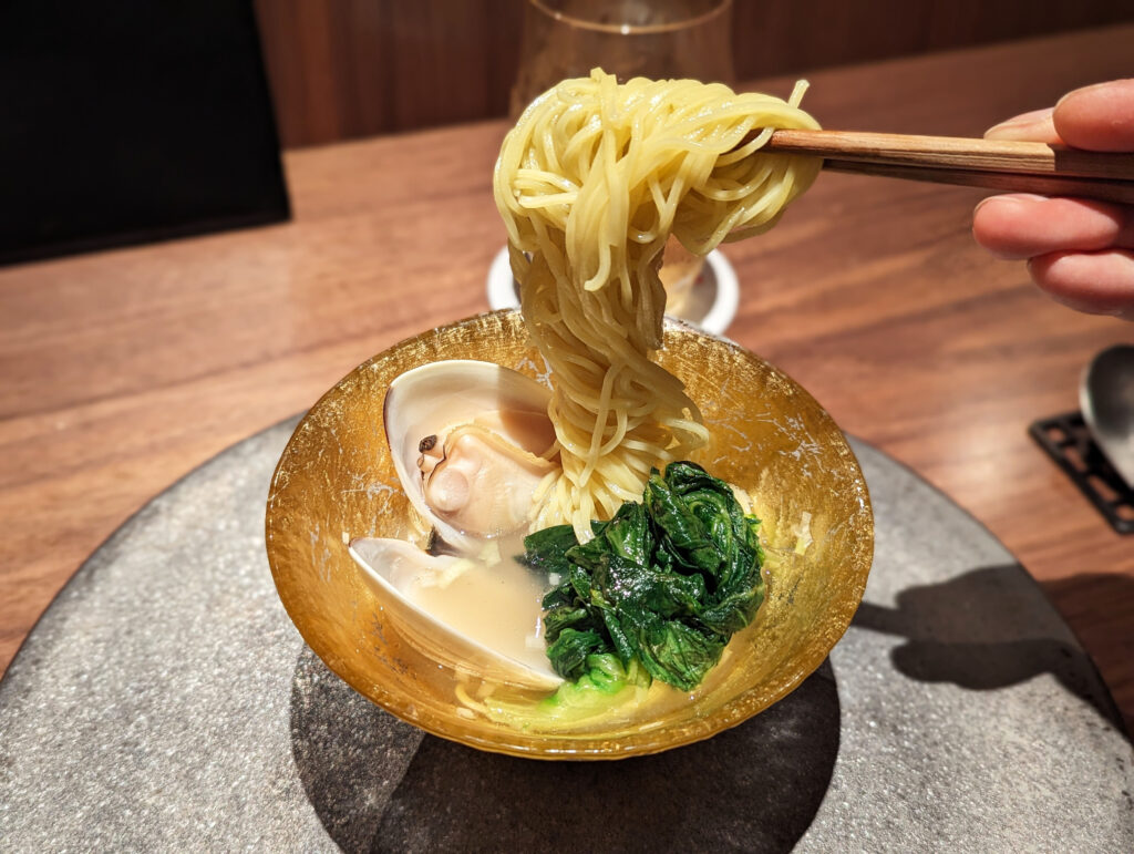 画像：よっしー＠関西グルメ　蛤のスープそば