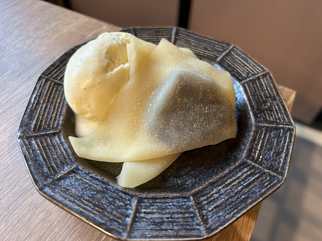 画像：よっしー＠関西グルメ　京八ッ橋アイス　790円（税別）