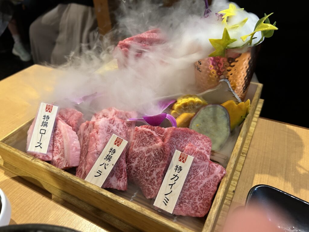 画像：よっしー＠関西グルメ　焼肉の玉手箱（二人前）　6,980円（税別）