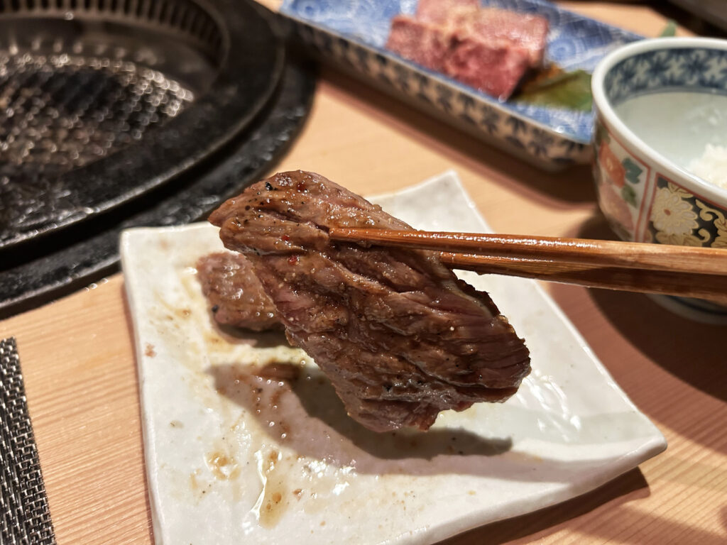 画像：よっしー＠関西グルメ　和牛上赤身肉（一人前）　899円（税別）