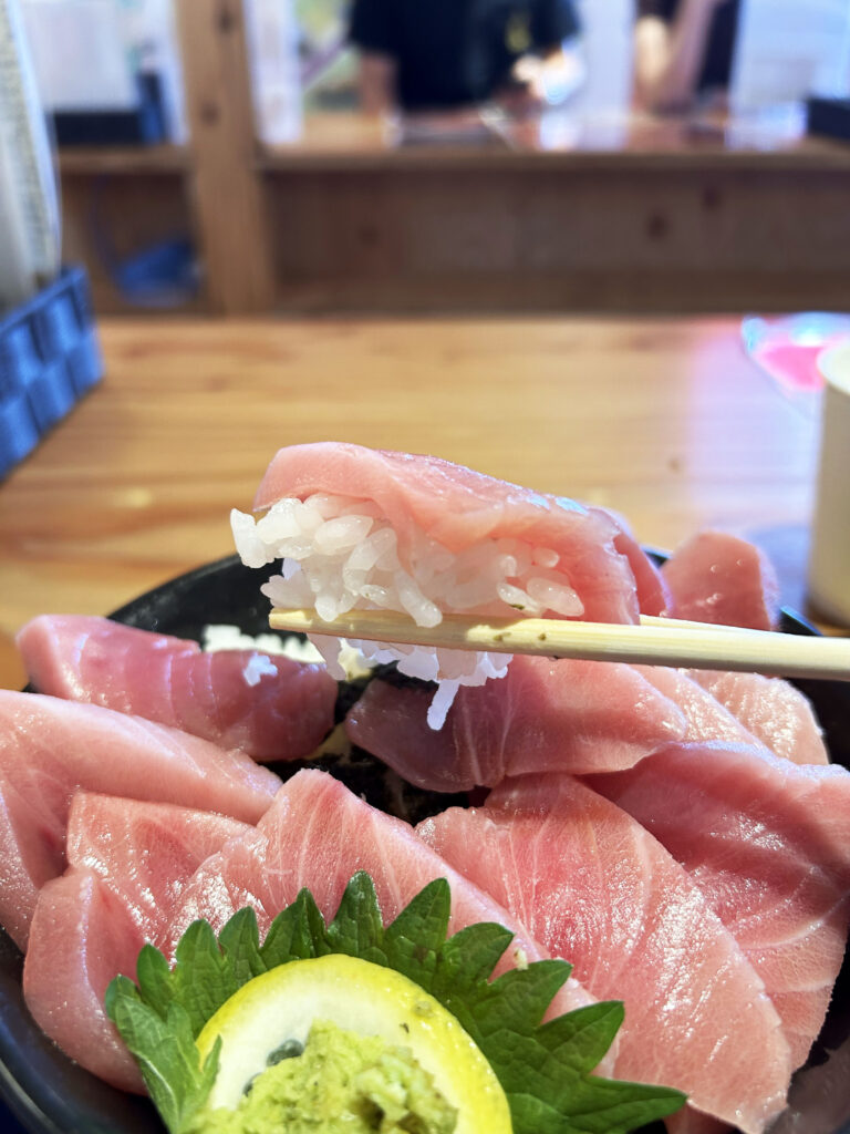 画像：よっしー＠関西グルメ　マグロトロ丼　1,980→1,000円（税別）