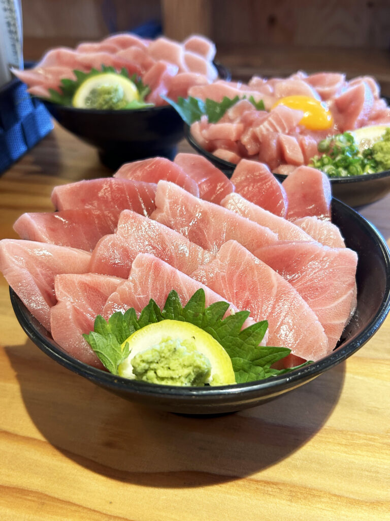 画像：よっしー＠関西グルメ　マグロトロ丼　1,980→1,000円（税別）