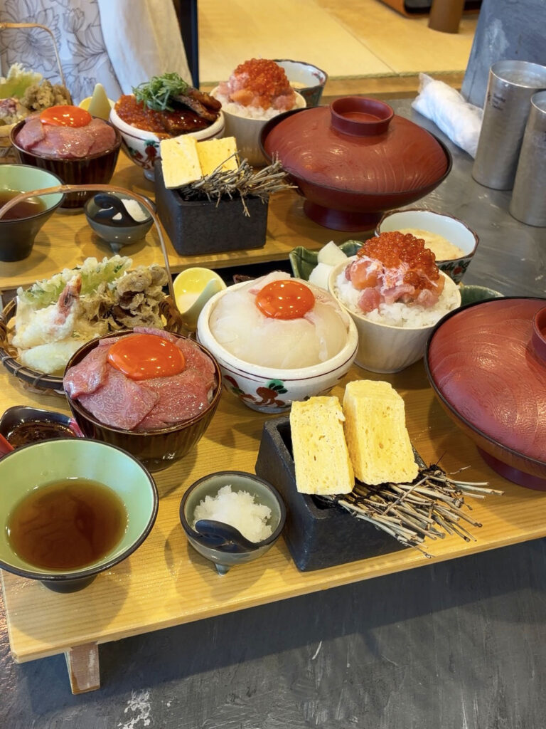 浮世離れのSHIMADOROBO 和牛炙り丼と漁師飯の2種食べ比べの浮世離れ御膳（鯛の海鮮まぶし）