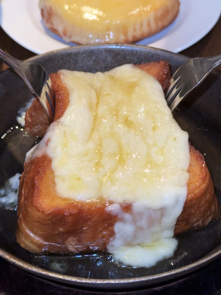 REAL DINING CAFEのフレンチトースト&ハニーチーズ