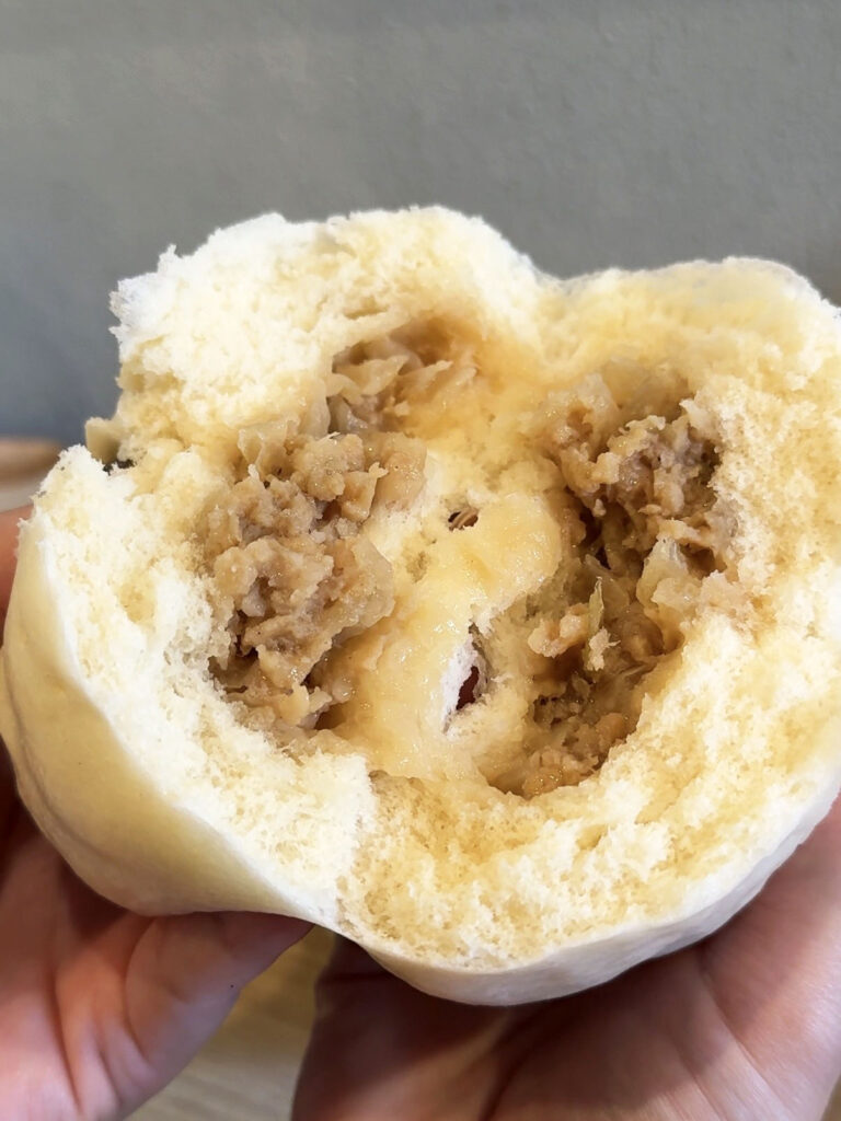 豚饅茶屋花花 ジャンボ豚まんの断面