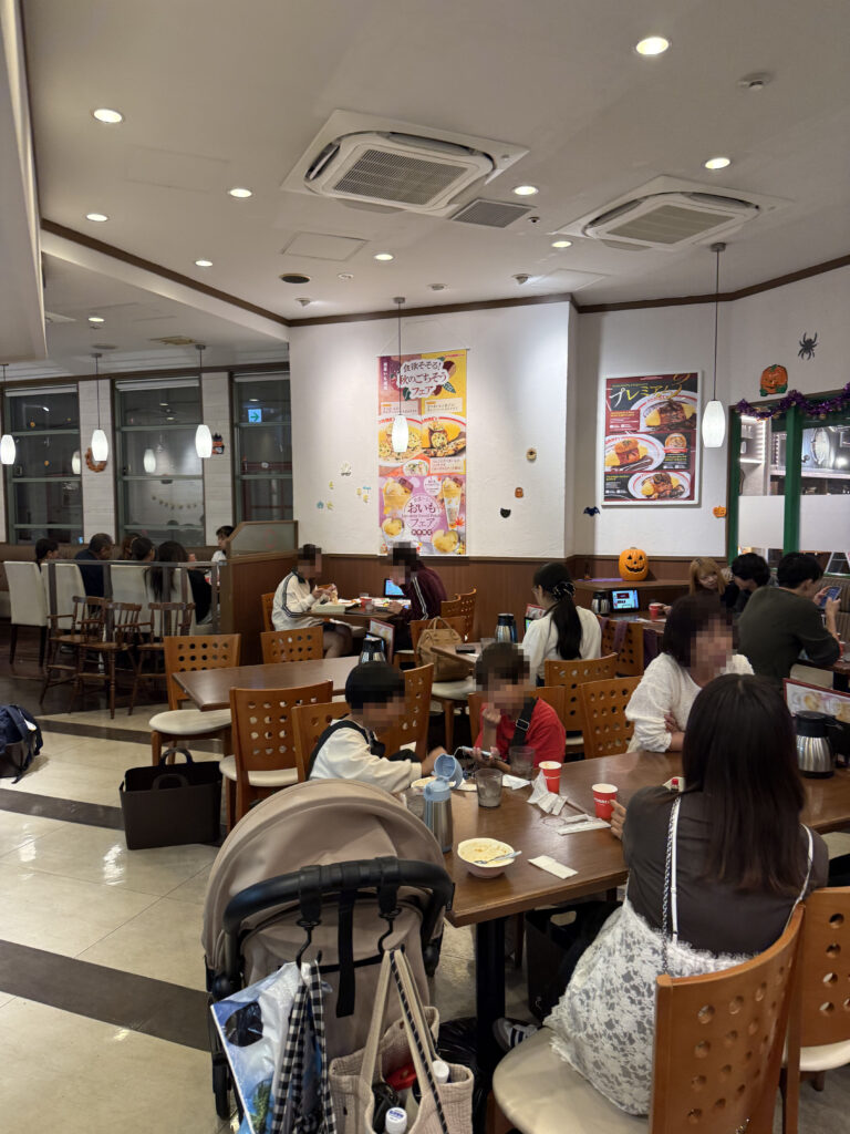 ポムの樹 ユニバーサルシティウォーク店の店内
